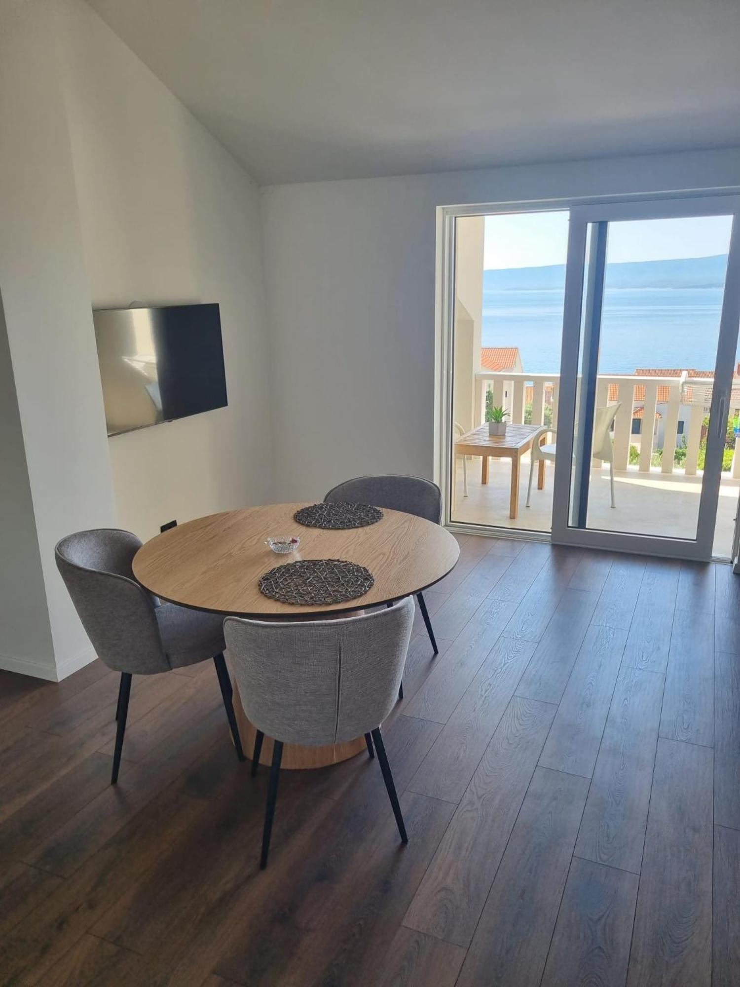 Superior Apartments Luka Bol Ngoại thất bức ảnh
